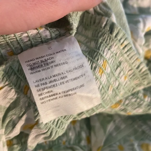 ELODIE Green Floral Tie Shoulder Smocked Crop Tank Size Small NWT - Picture 9 of 10